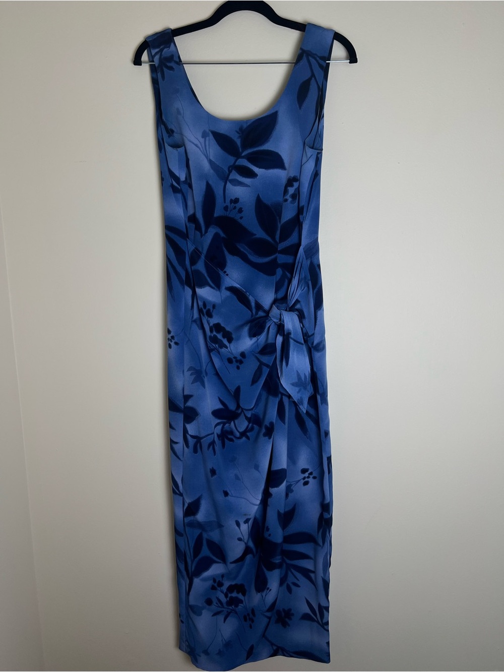 Vintage Sleeveless Blue Floral Tie-Waist Dress
